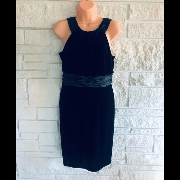 Black Velvet Cocktail Dress​​ - Picture 2 of 9